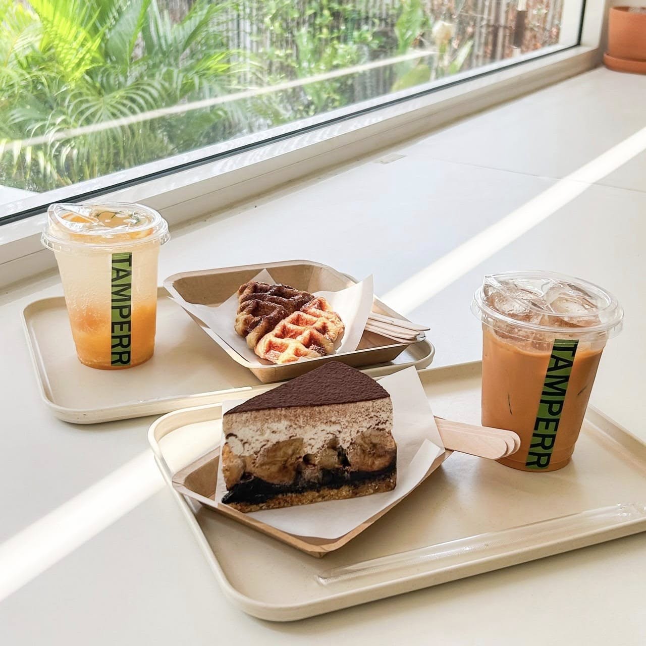 Tamperr Koh Sichang คาเฟ่บนเกาะสีชัง